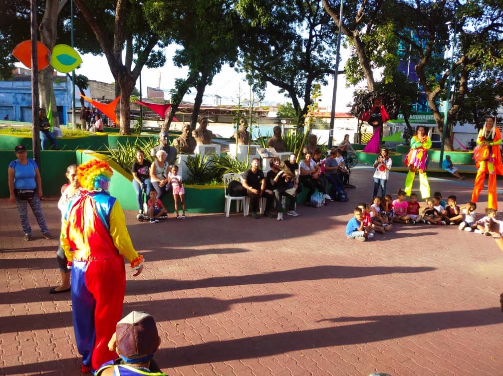 La Ruta Comunal Circense rinde homenaje a Julieta Hernández en Maiquetía