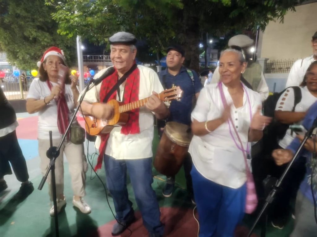LLega la Navidad a la Plaza de los estudiantes