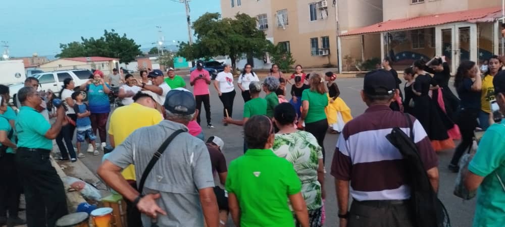 La Comuna 480 Años Rebelde dio la bienvenida a la Navidad 2025 con gran participación popular