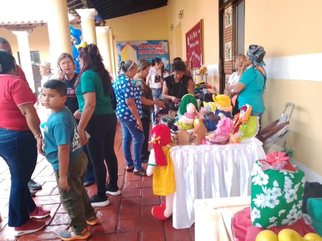 Bazar navideño en Calabozo