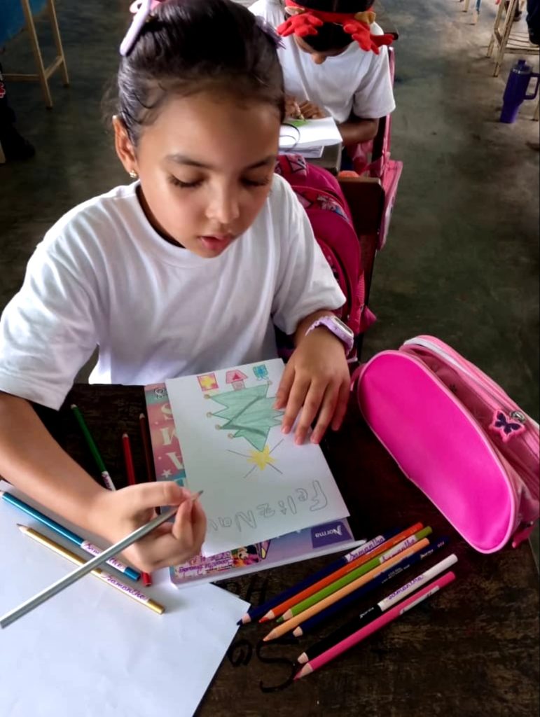La U.E. Monseñor Enrique B. Núñez celebra la creatividad con un Taller de Elaboración de Tarjetas de Navidad