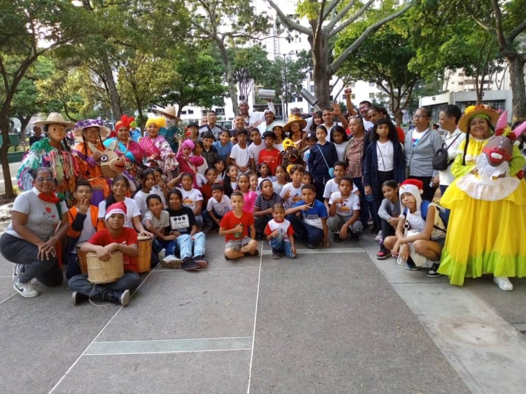 ¡El Valle se vistió de fiesta decembrina con el Parrandón Comunal!