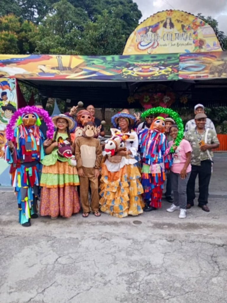 ¡San Bernardino se vistió de fiesta decembrina con el Parrandón Comunal!